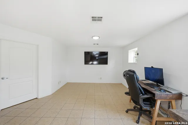 10130 Obrien Atascosa, TX 78002