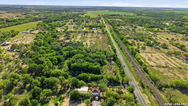 10130 Obrien Atascosa, TX 78002