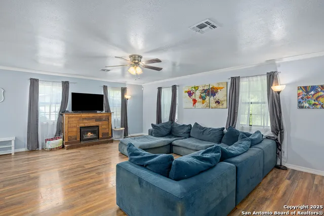904 State Highway 173 Bandera, TX 78003