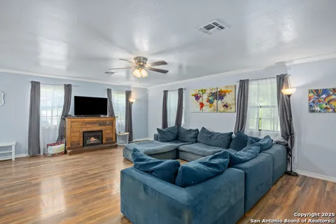 904 State Highway 173