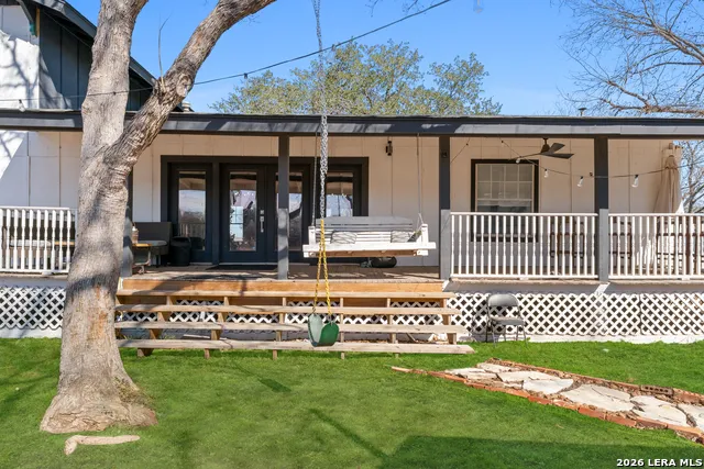 15285 skaggs Atascosa, TX 78002