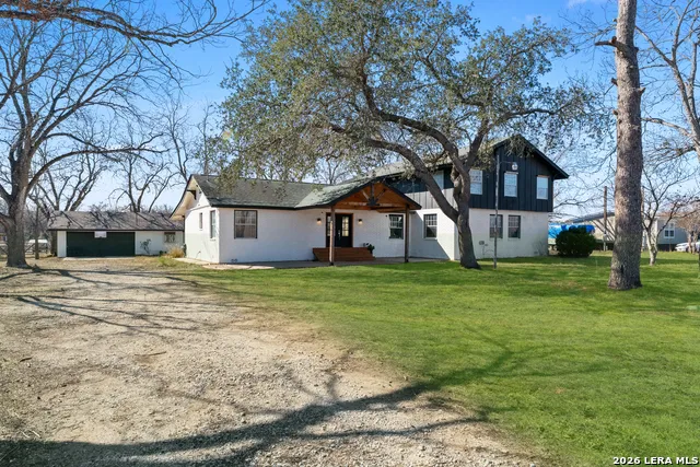 15285 skaggs Atascosa, TX 78002