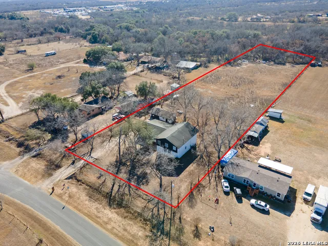 15285 skaggs Atascosa, TX 78002