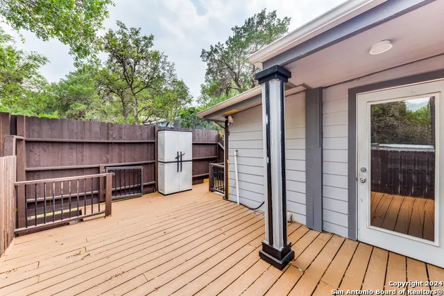 259 Park Dr Lakehills, TX 78063