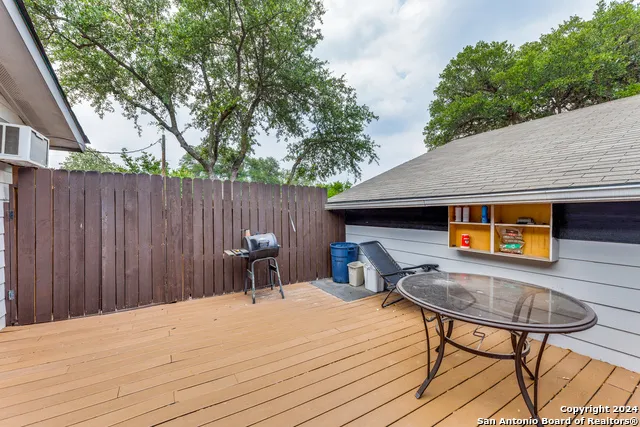 259 Park Dr Lakehills, TX 78063