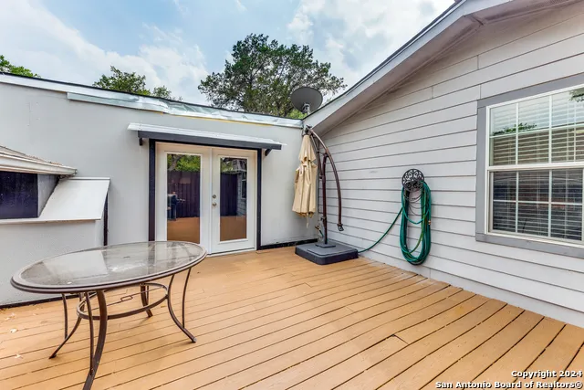 259 Park Dr Lakehills, TX 78063
