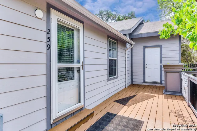 259 Park Dr Lakehills, TX 78063