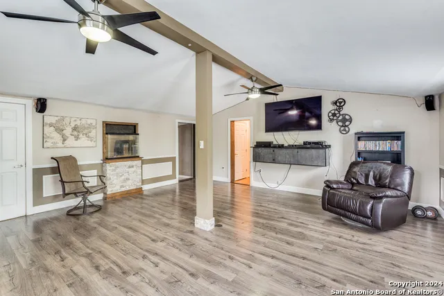 259 Park Dr Lakehills, TX 78063