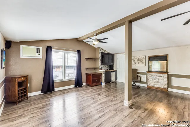 259 Park Dr Lakehills, TX 78063