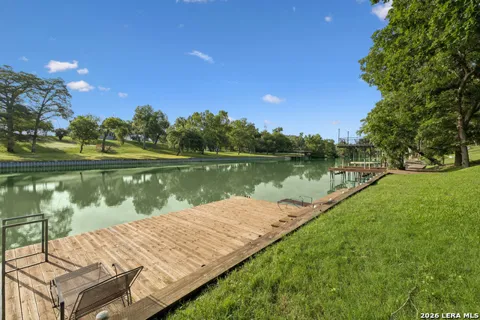 360 Shangrila Ln
