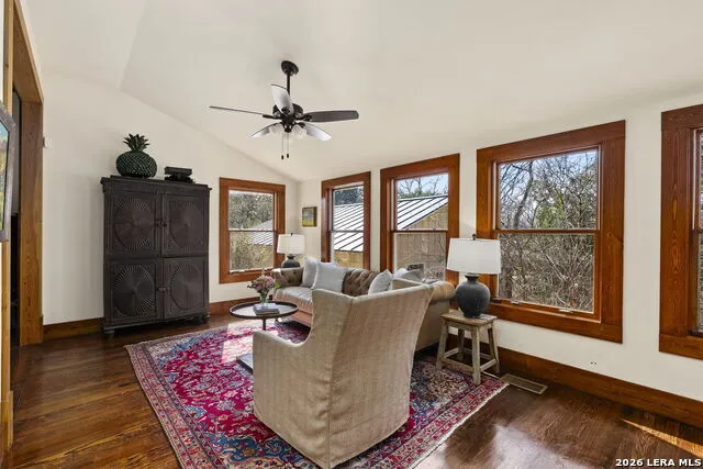 107 High Street Comfort, TX 78013