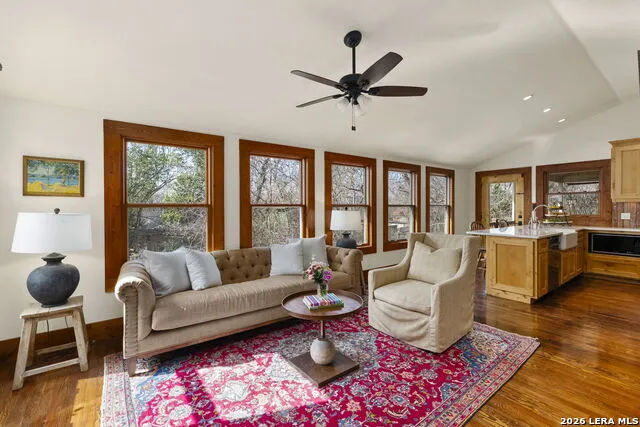 107 High Street Comfort, TX 78013