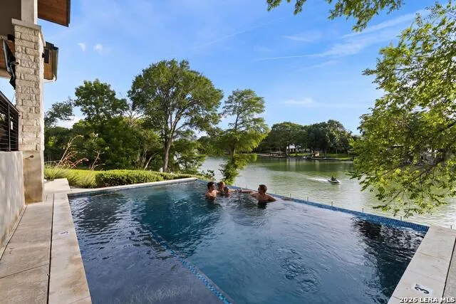230 Turtle Ln Seguin, TX 78155