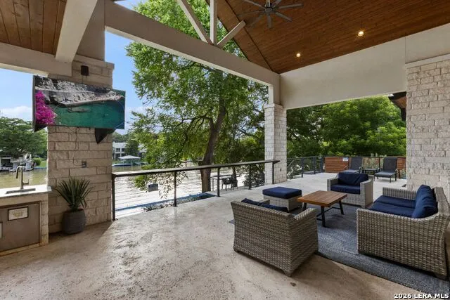 230 Turtle Ln Seguin, TX 78155
