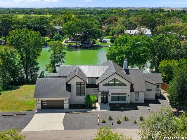230 Turtle Ln Seguin, TX 78155