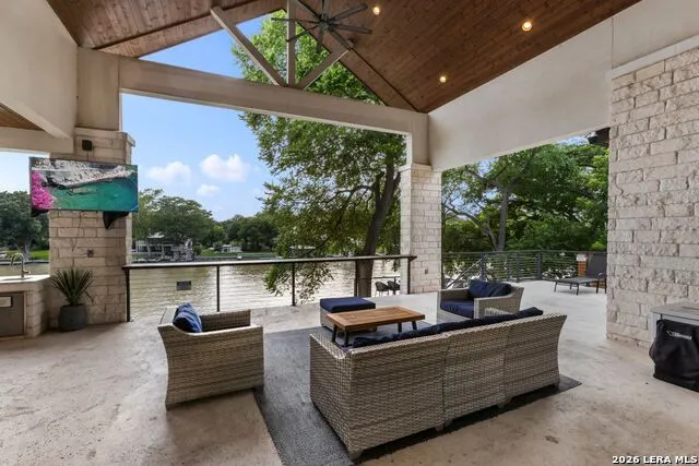 230 Turtle Ln Seguin, TX 78155
