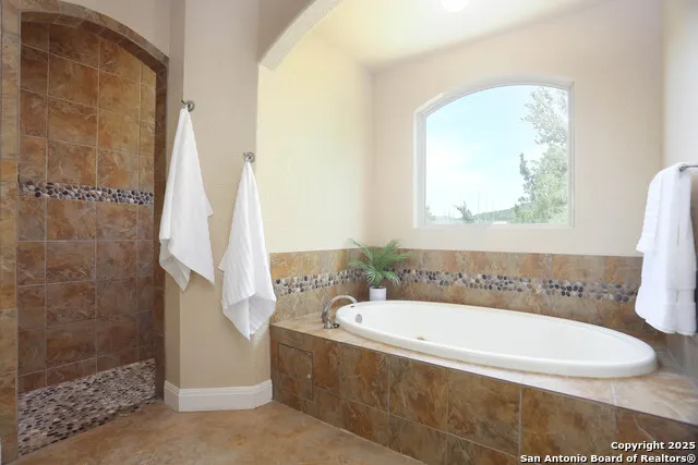 12302 Calvert Helotes, TX 78023