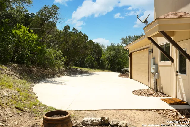 12302 Calvert Helotes, TX 78023