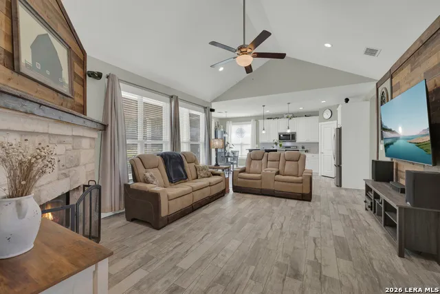 1720 ROCKY RIDGE LOOP Canyon Lake, TX 78133