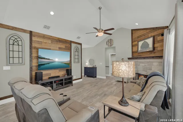1720 ROCKY RIDGE LOOP Canyon Lake, TX 78133