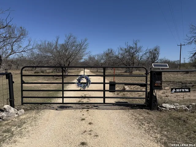 1559 County Road 414 Uvalde, TX 78801