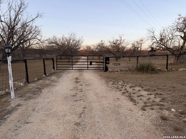 1559 County Road 414 Uvalde, TX 78801