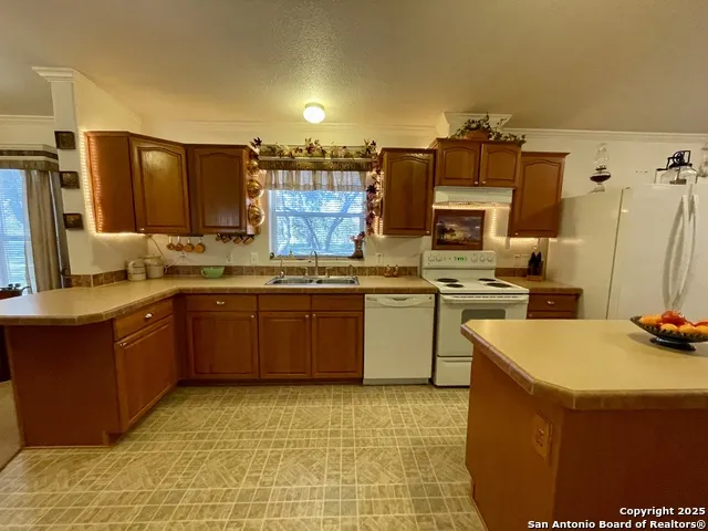 1559 County Road 414 Uvalde, TX 78801