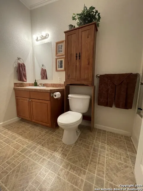 1559 County Road 414 Uvalde, TX 78801