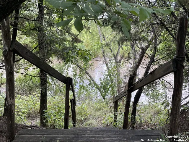 1559 County Road 414 Uvalde, TX 78801