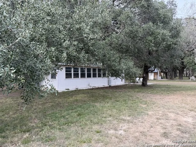 1559 County Road 414 Uvalde, TX 78801
