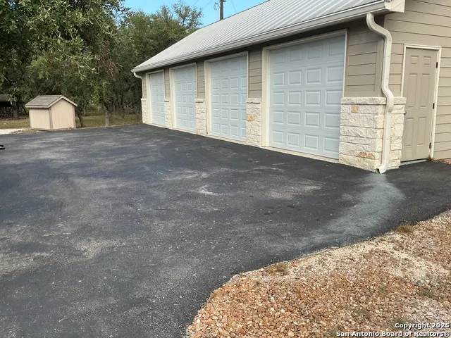 1524 freshwater Bulverde, TX 78163