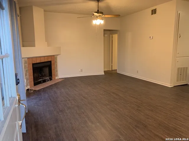 8441 FOREST RIDGE DR San Antonio, TX 78239