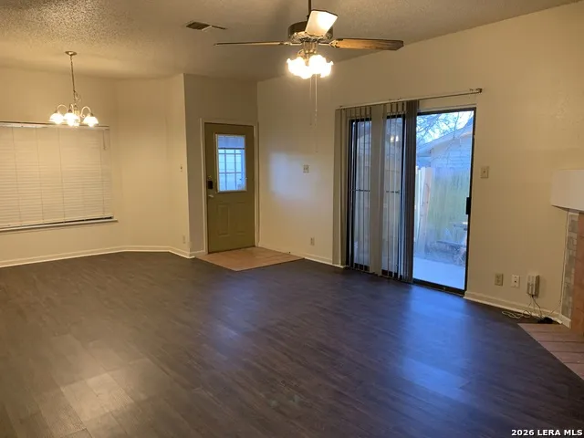 8441 FOREST RIDGE DR San Antonio, TX 78239
