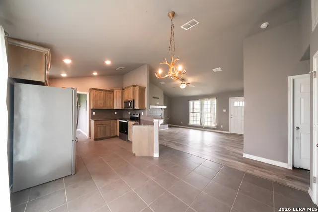 2948 FM 1922 Floresville, TX 78114