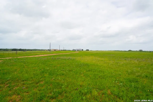 2948 FM 1922 Floresville, TX 78114