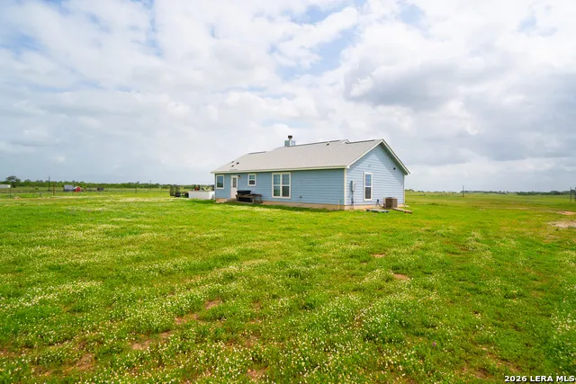 2948 FM 1922 Floresville, TX 78114