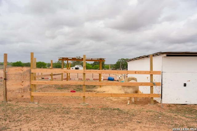 2948 FM 1922 Floresville, TX 78114