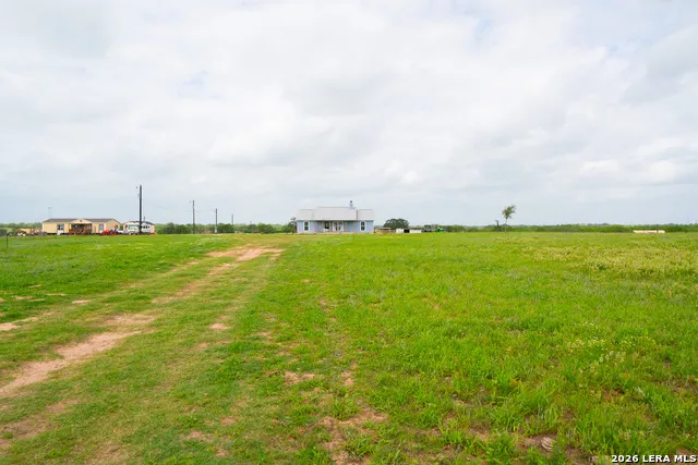 2948 FM 1922 Floresville, TX 78114