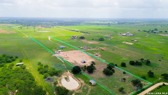 2948 FM 1922 Floresville, TX 78114