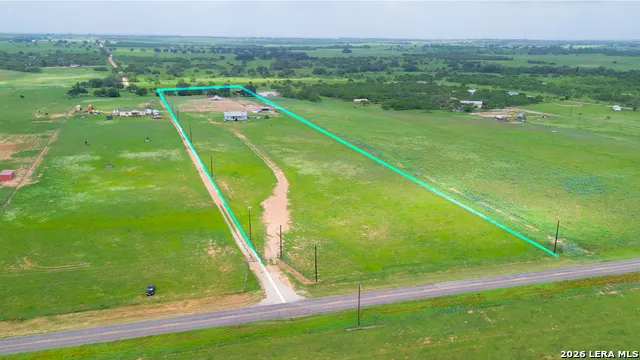 2948 FM 1922 Floresville, TX 78114