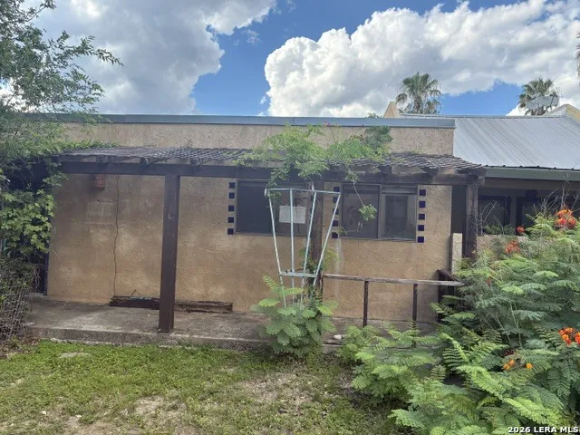135 Avenida Juarez Brackettville, TX 78832