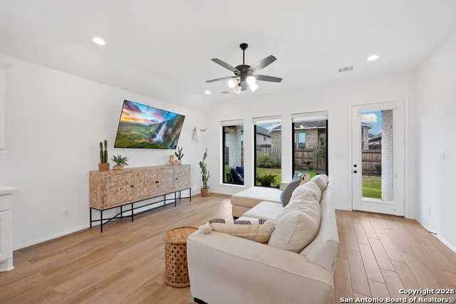 655 VIREOS ST New Braunfels, TX 78132