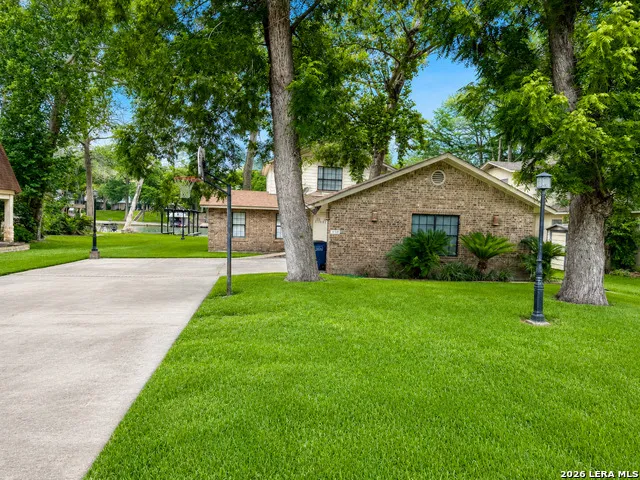 412 LAGUNA VIS Seguin, TX 78155