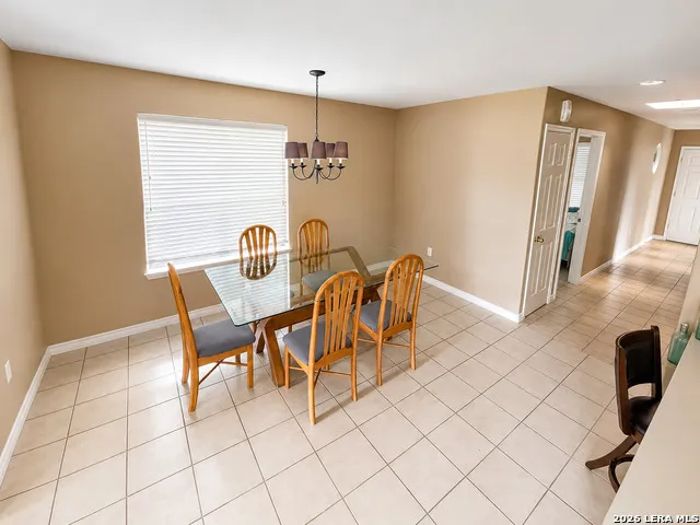 412 LAGUNA VIS Seguin, TX 78155