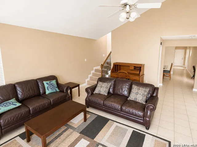 412 LAGUNA VIS Seguin, TX 78155