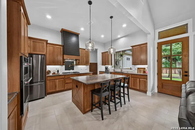 113 Hondo Vista La Vernia, TX 78121