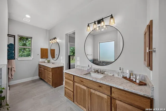 113 Hondo Vista La Vernia, TX 78121