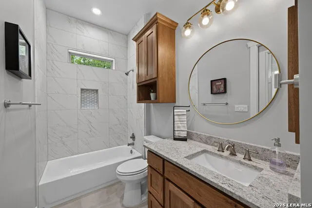 113 Hondo Vista La Vernia, TX 78121