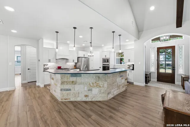 125 TRANQUILITY DR La Vernia, TX 78121