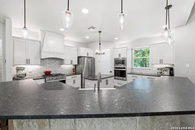 125 TRANQUILITY DR La Vernia, TX 78121